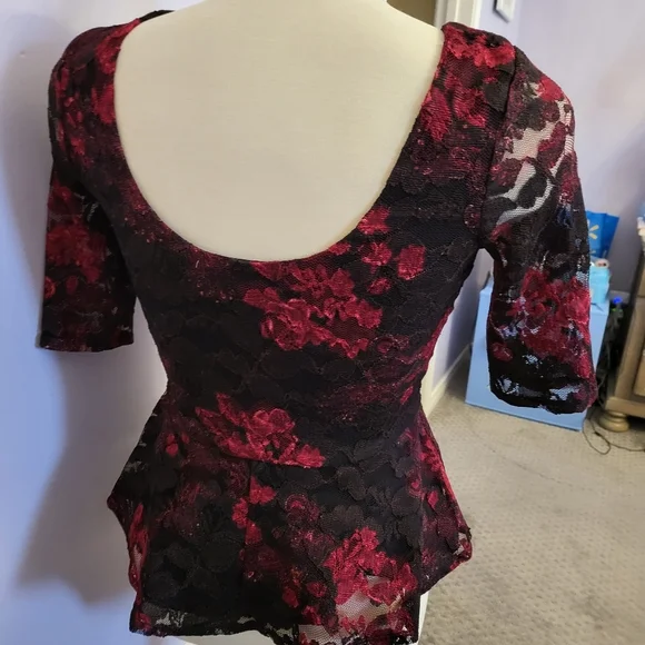 Top - Picture 4 of 6